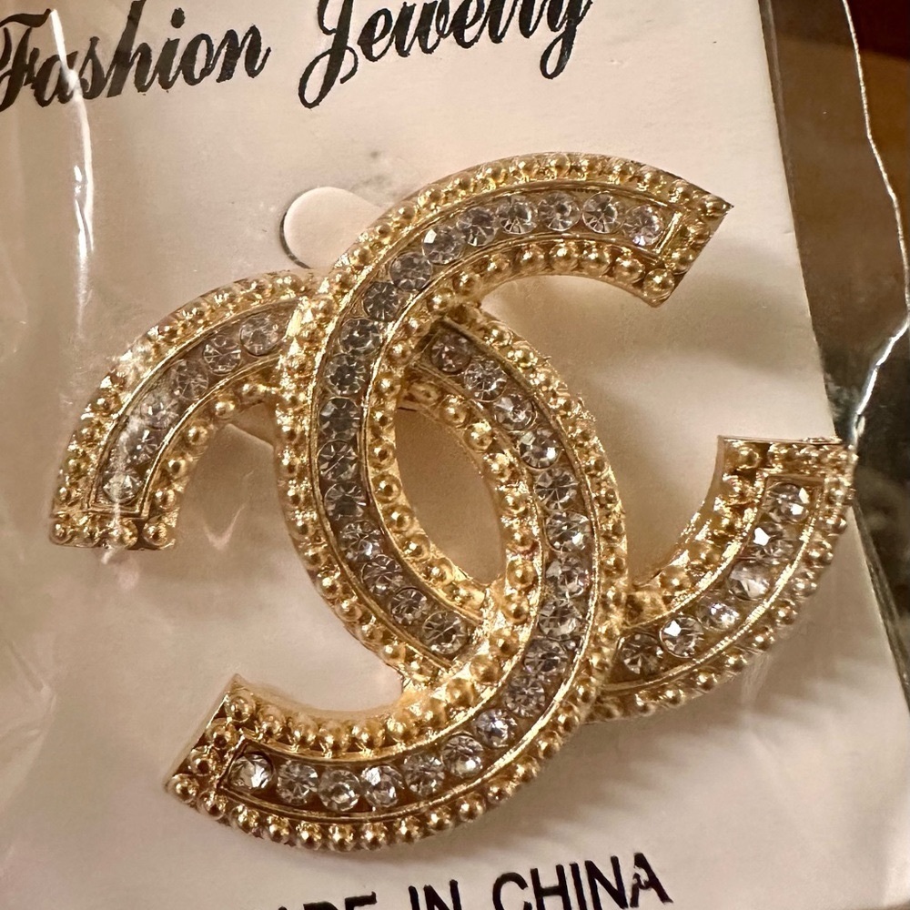 Fashionable Brooch